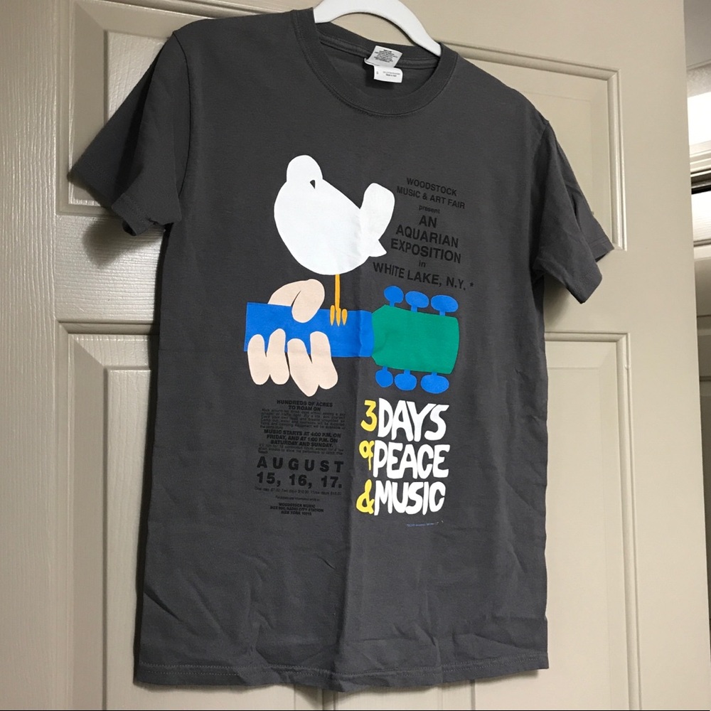 🎉HOST PICK 11/1🎉 WOODSTOCK tee